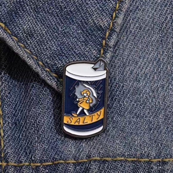 Salty 🧂  pin brooch - Picture 2 of 5